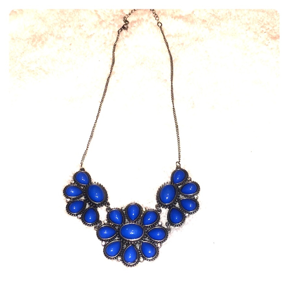 Statement necklace